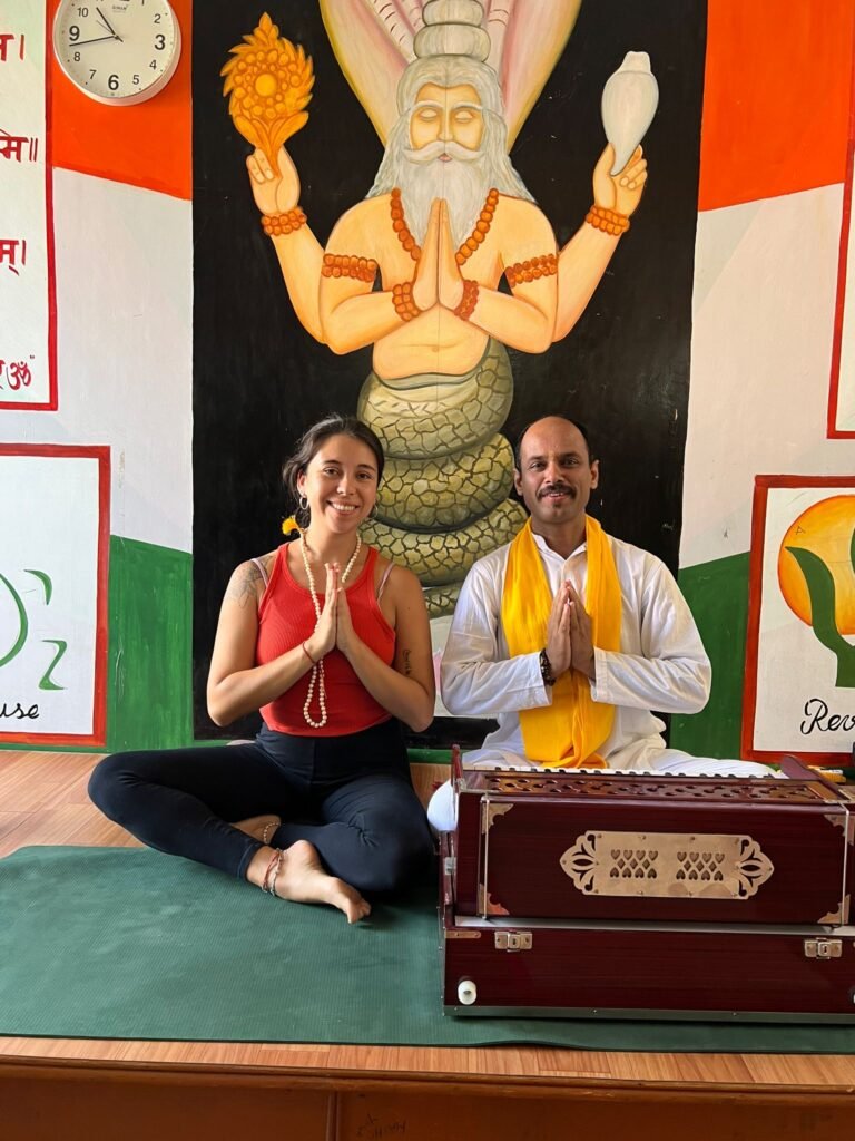 sobre omtacto yoga online con gaby